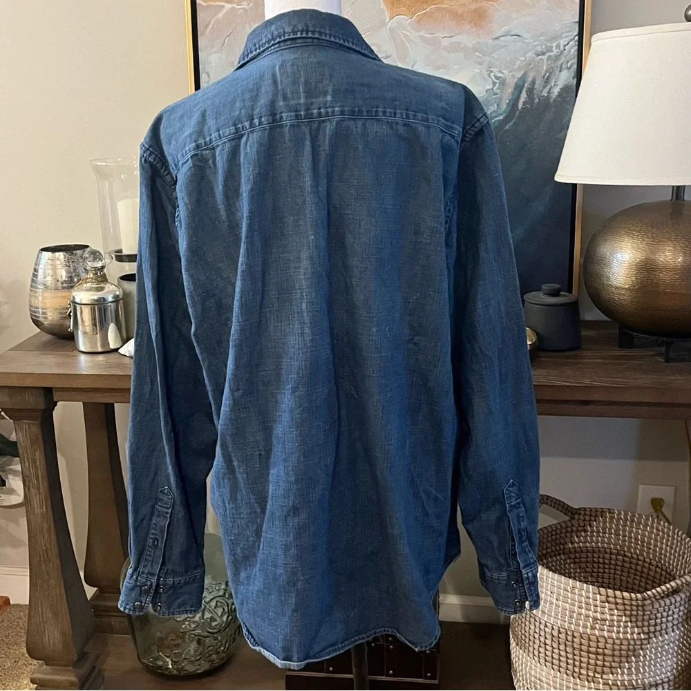 American Eagle Outfitters Men's Blue Denim Button-Down Shirt